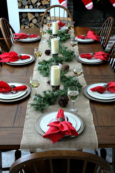 10 Christmas Day Table Setting Ideas That'll Impress Your 